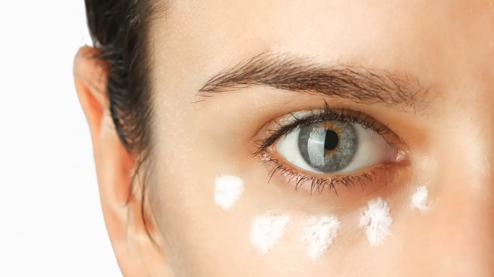 Tips to reduce puffiness under the eyes